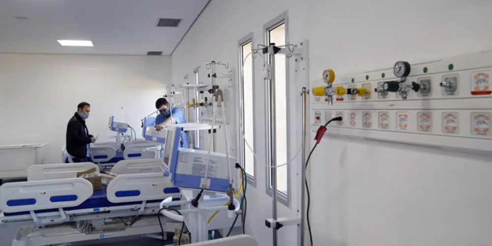 Parte da operação do complexo hospitalar foi antecipada, possibilitando inicialmente a abertura de 40 novos leitos, sendo 10 de Unidade de Terapia Intensiva (UTI) e 30 de enfermaria.  