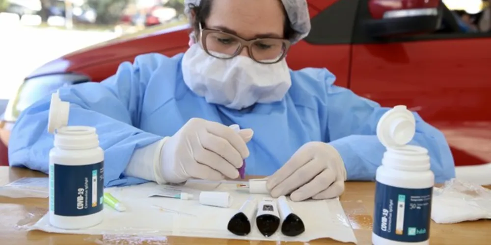 Nesta primeira fase, foram testadas e entrevistadas 25 mil pessoas pelo país nas 133 cidades selecionadas, chamadas sentinelas.