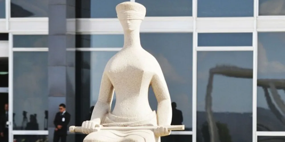 O ministro acolheu o argumento do procurador-geral da República, Augusto Aras, que em manifestação enviada ao Supremo frisou caber somente ao Ministério Público a iniciativa