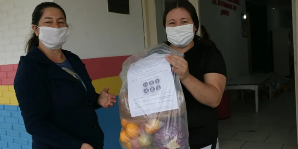 Produtos foram adquiridos da agricultura familiar