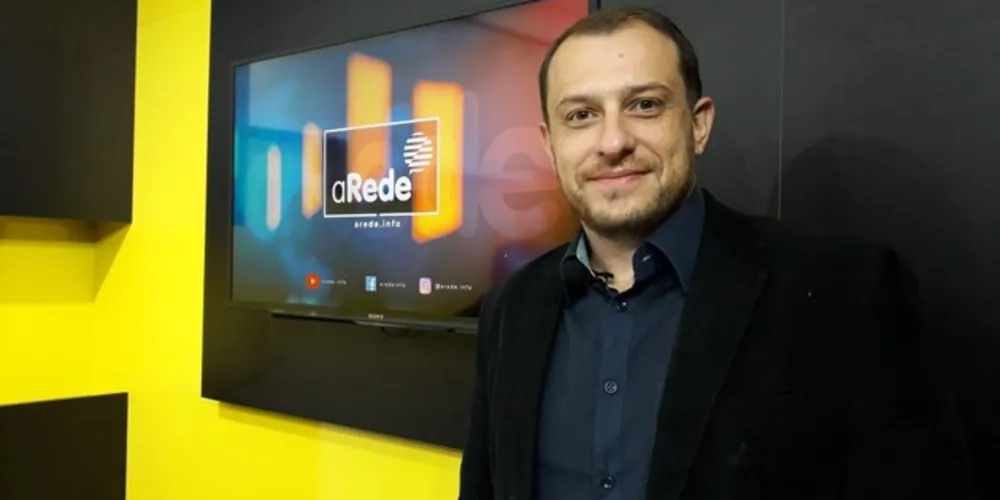 Imagem ilustrativa da imagem Professor de PG usa bom humor para debater política