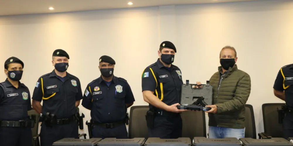 São 21 pistolas Taurus calibre PT-380