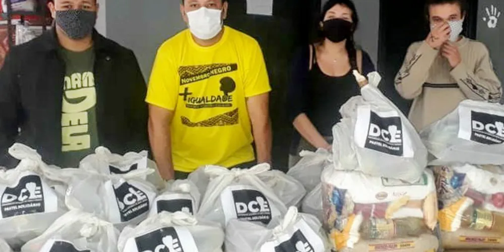 Ao todo, foram arrecadadas vinte e sete cestas básicas