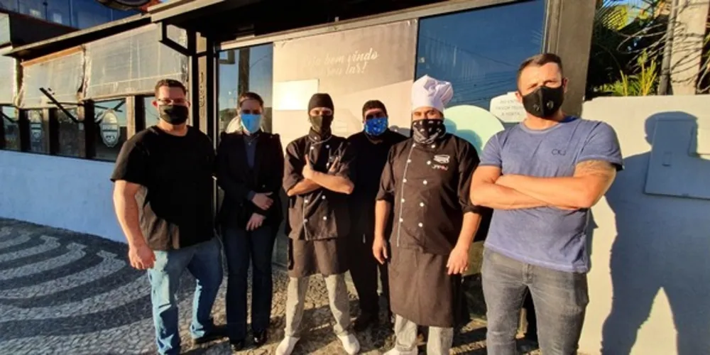 Neste período, o estabelecimento passou a utilizar o nome de ‘Bar.baridade Comes e Bebes’, levando a comida de boteco para o conforto das residências