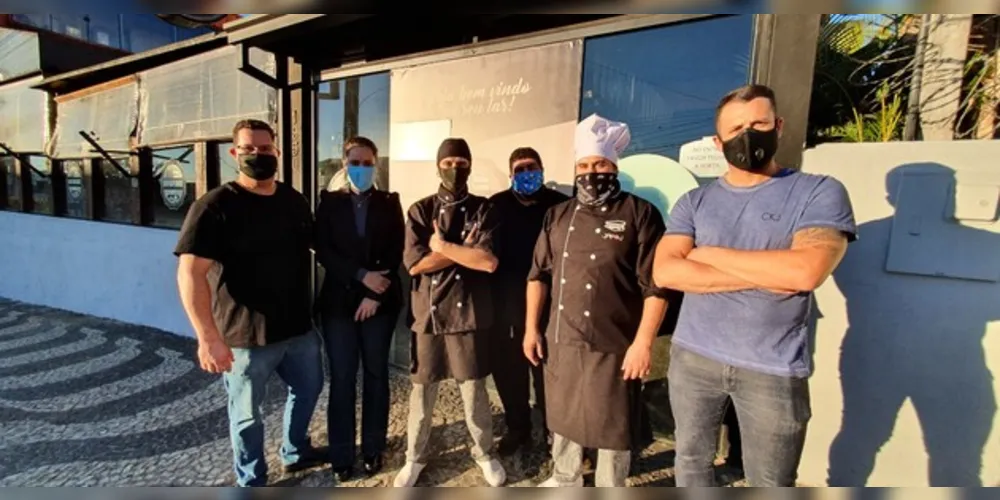 Neste período, o estabelecimento passou a utilizar o nome de ‘Bar.baridade Comes e Bebes’, levando a comida de boteco para o conforto das residências