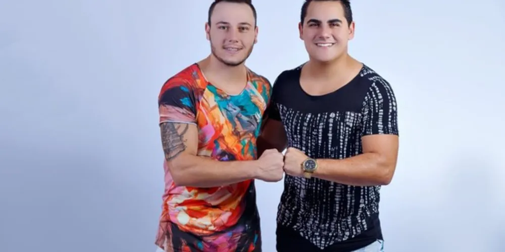Os irmãos começaram a cantar influenciados pelo pai, que também é músico.