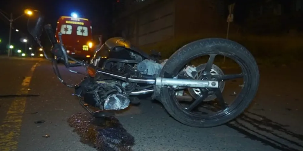 Imagem ilustrativa da imagem Batida entre carro e moto deixa homem ferido no Centro