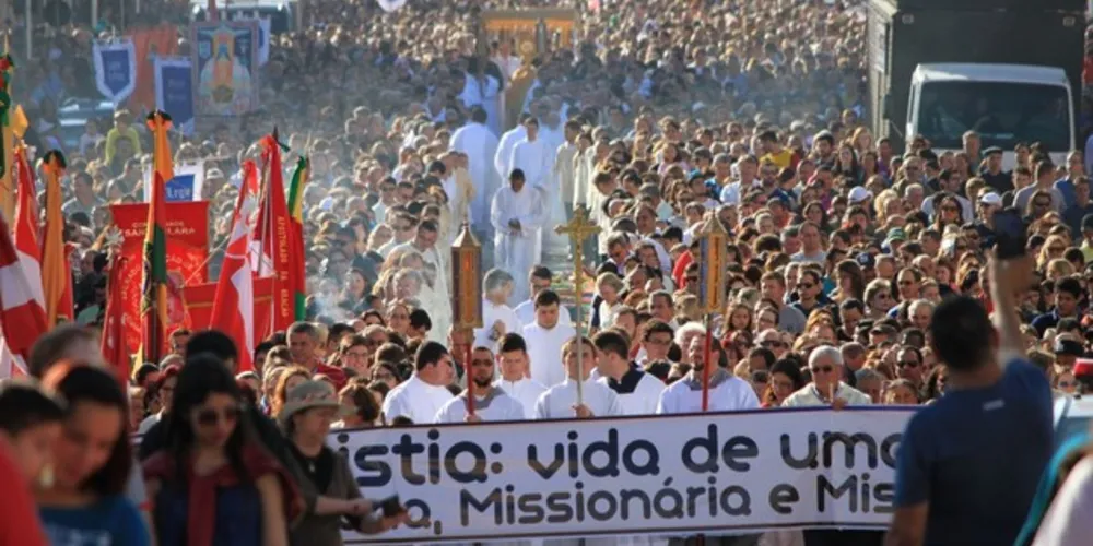 Após o cancelamento da procissão, entidade pede para que a população não faça carreata durante a passagem do Santíssimo