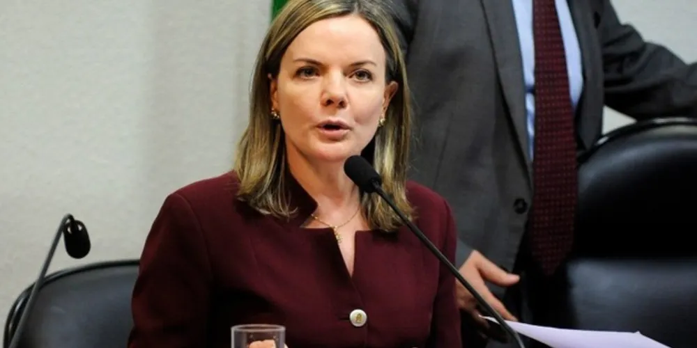 Imagem ilustrativa da imagem Gleisi Hoffmann propõe estender auxílio emergencial por um ano