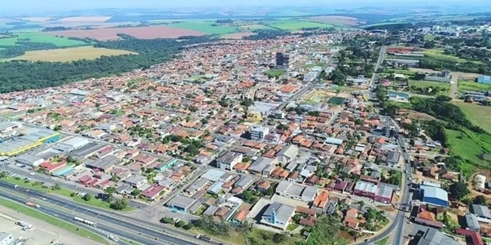 Com o crescimento no número de casos e a primeira morte confirmada, município adota nova medida de restrição