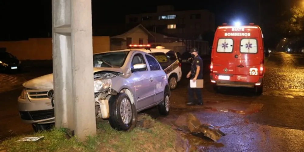 Imagem ilustrativa da imagem Idoso é detido após bater carro contra poste em Uvaranas