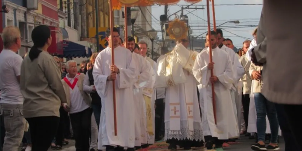 Em Castro, tradicional procissão conjunta será substituída por missa em unidade