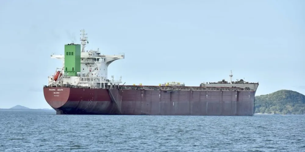 O navio Pacific South atracou no Porto de Paranaguá para marcar novos recordes no Corredor de Exportação
