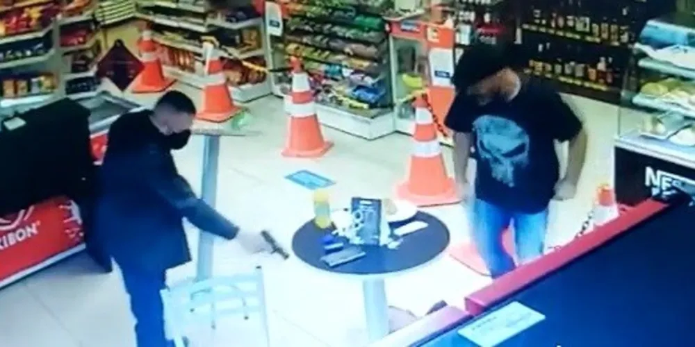 Crime foi flagrado pelas câmeras de segurança