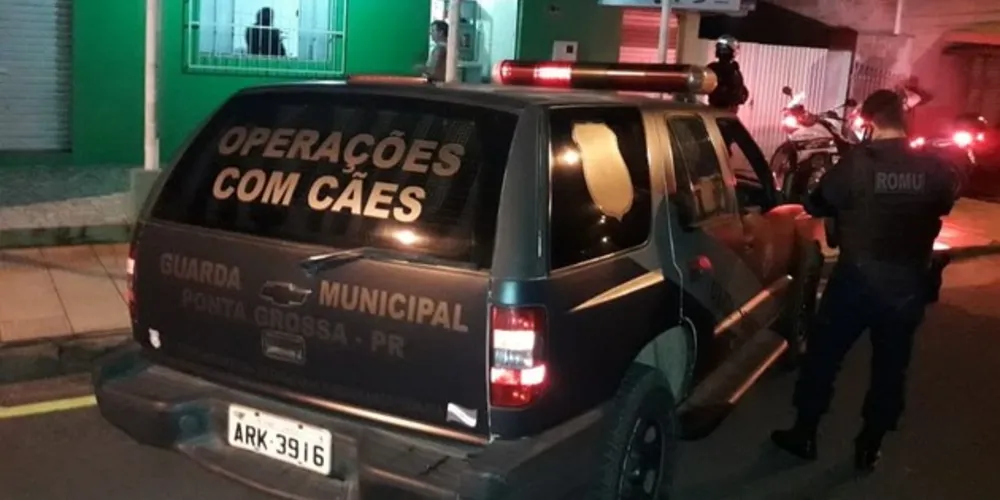 Ação teve a presença de 19 agentes municipais em três frentes