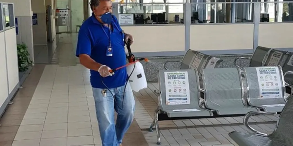 Cerca de 35 litros do produto a base de hipoclorito de sódio foram utilizados durante a ação