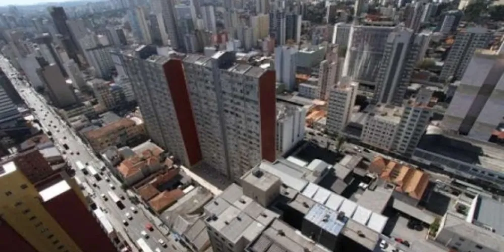 Igrejas, academias para práticas esportivas, praças e parques foram fechados
