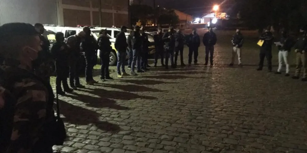 Policiais civis e militares deflagram operação na manhã dessa terça-feira (16)