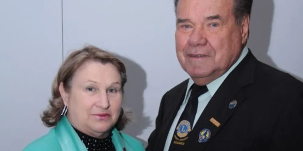 BRINDE A VIDA - Cirlei Pauliki foi muito cumprimentada pela passagem de seu aniversário na última sexta-feira (12). Cirlei é casada com o empresário Jeroslau Pauliki, e é presidente do Instituto Mundo Melhor.  Vale ressaltar, que o casal é atuante em várias causas sociais e grupos de serviço de nossa cidade. Da coluna RC os votos de alegrias e saúde