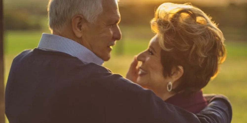 No registro ao entardecer do mago da fotografia Laertes Soares, o casal Lourival e Elizabeth Schmidt mostra que a sintonia entre o casal foi a tônica do projeto