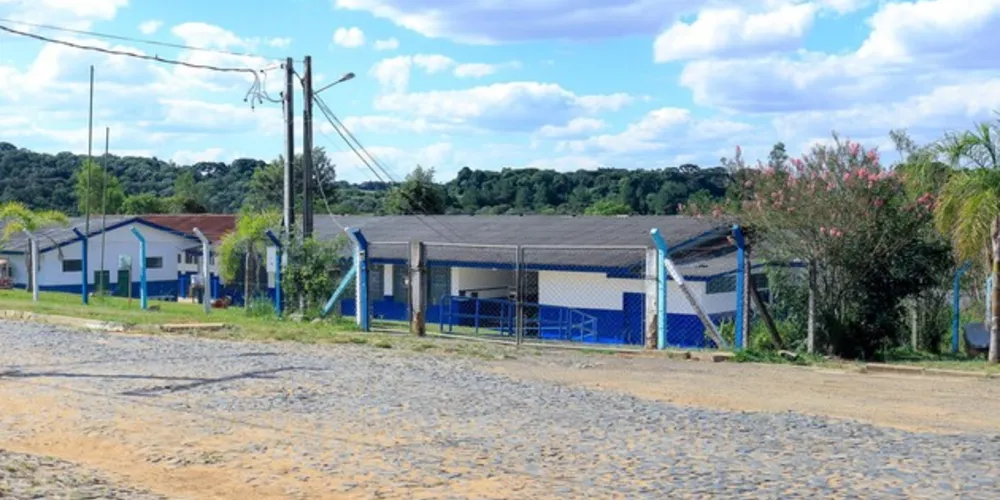 Nesta segunda-feira (15), o prefeito Rildo Leonardi assinou ordens de serviço de mais três importantes obras em duas escolas municipais