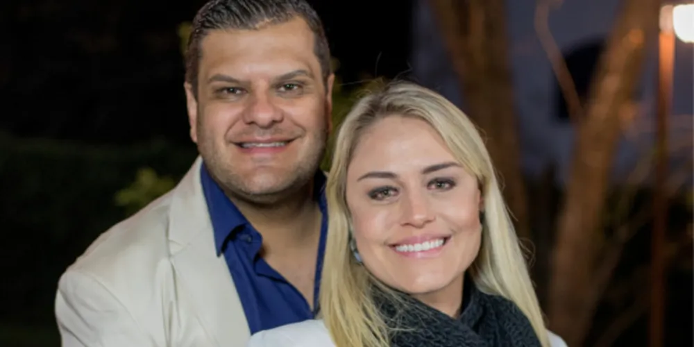 LOVE – No registro especial de Laertes Soares, João e Suellen Generoso, no amor e nos negócios uma dupla bem sucedida. O casal responde pela Luxe Decorações que com certeza faz a diferença nas residências e escritórios dos pontagrossenses mais exigentes
