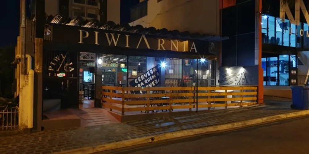 O Piwiarnia, que quer dizer ‘Casa da Cerveja’, é um estabelecimento que busca manter as origens polonesas em seu cardápio.