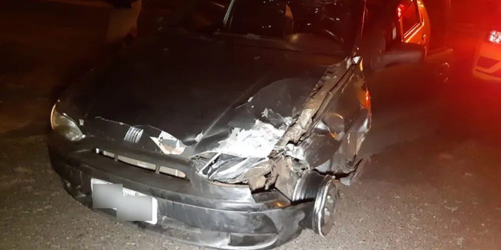 Apesar do estrago nos veículos, apenas uma pessoa sofreu ferimentos leves