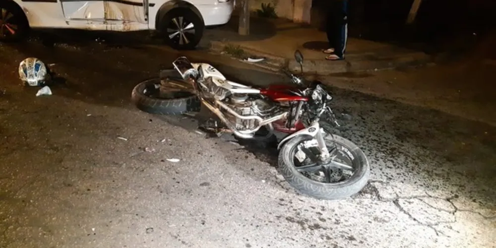 Adolescente estava na garupa da moto e sofreu traumatismo craniano