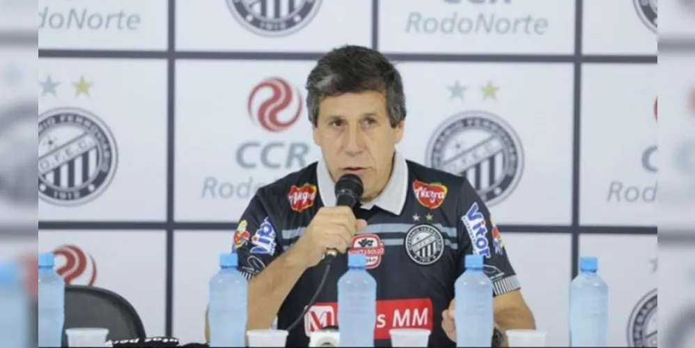 Góes ainda revelou que teve contato direto com o técnico Gérson Gusmão e o auxiliar de enfermagem Márcio Cardoso antes do diagnóstico