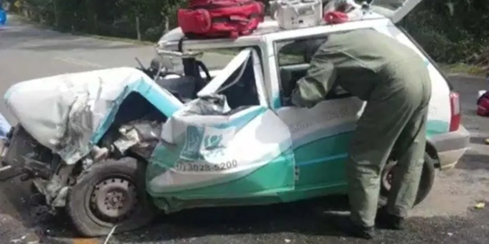 Condutor estava enclausurado no veículo e foi resgatado de helicóptero