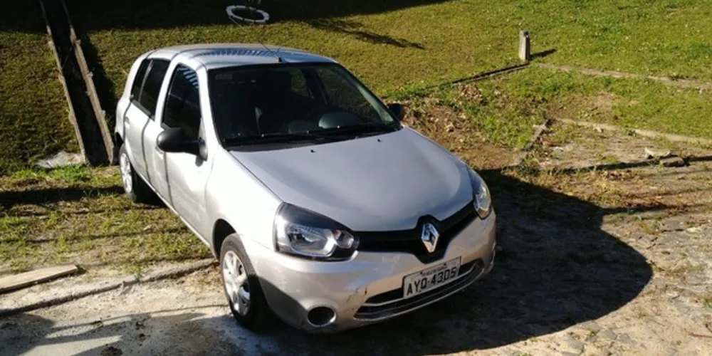 Polícia de Ponta Grossa recupera carro roubado