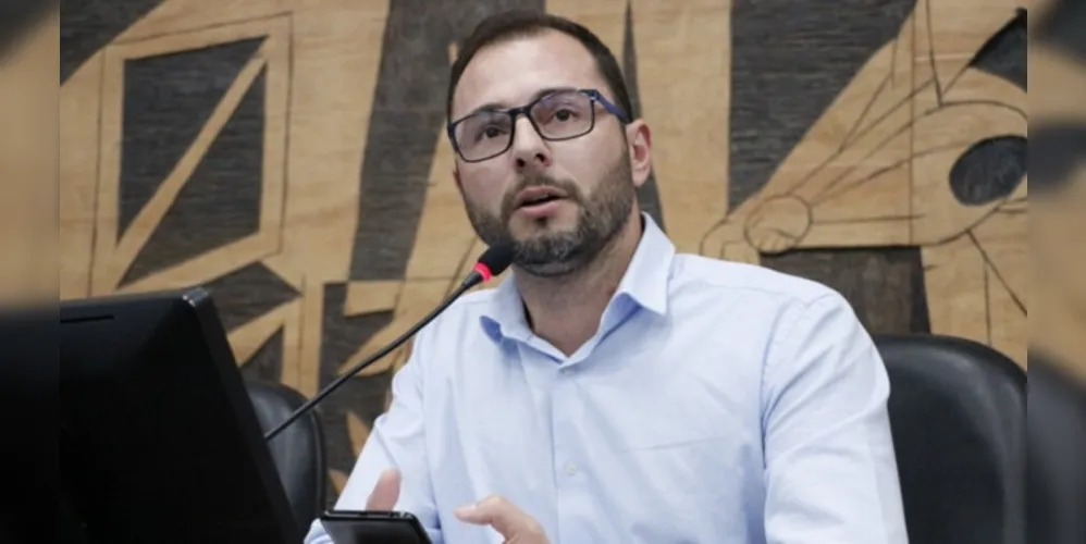 BRINDE A VIDA - O presidente da Câmara Municipal de Ponta Grossa, Daniel Milla será muito cumprimentado pela passagem de seu aniversário nesta quinta-feira (25). Daniel vem se destacando na política local com seu trabalho sério sempre pensando no melhor pra nossa comunidade. Da coluna RC os votos de realizações e sucesso