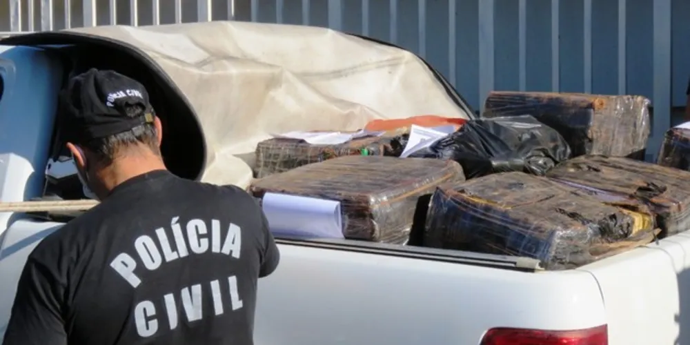 O procedimento atende à legislação vigente e com autorização judicial os entorpecentes foram conduzidos em veículos até uma olaria instalada no município, onde os proprietários permitiram queimar os tabletes da droga