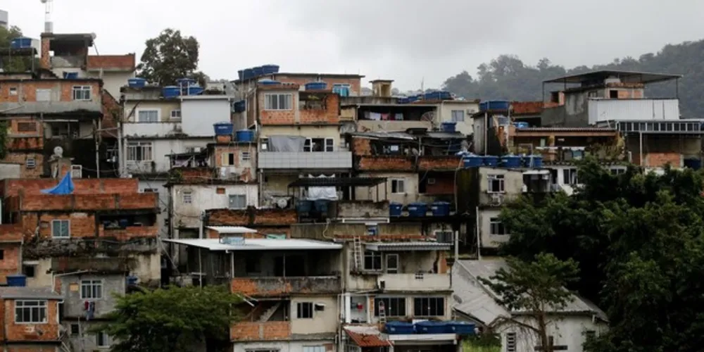 Mais da metade dos moradores não consegue seguir as medidas de prevenção contra a Covid-19.