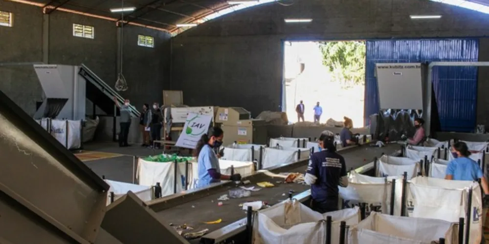 Separação de recicláveis é fonte de renda para 30 famílias na Acamar