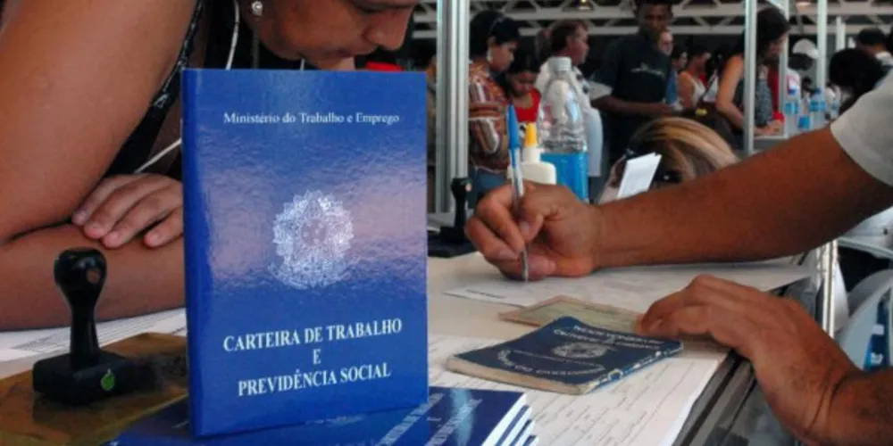 A taxa de desemprego, contudo, chegou a 10%, o que significa que um em cada dez trabalhadores paranaenses estava sem emprego