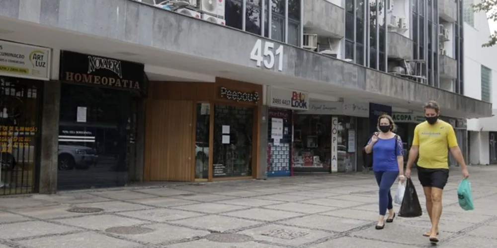 Na comparação com junho de 2019, a queda chegou a 43,7%