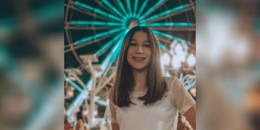 BDAY - A jovem Letícia Ramos Cury, filha do casal Alexsandra Ramos e Mauricio Cury na intimidades familiar celebra a chegada de seus 14 anos de vida no próximo domingo (28). Educada, criativa, excelente aluna do Colégio Alpha Plus. Letícia ilumina a família com sua energia e alegria. Da coluna RC e do seu tio, os votos de muitas conquistas e alegrias!