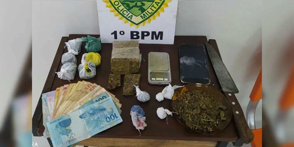 Rapaz portava buchas de maconha e pequenas porções de cocaína durante a abordagem
