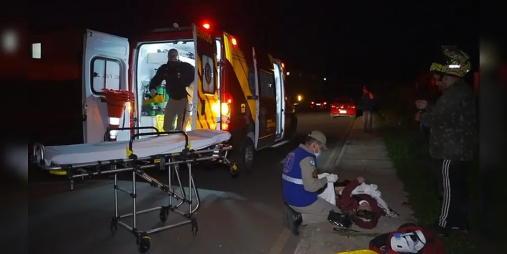 Uma das vítimas foi levada ao hospital com fratura no braço e escoriações pelo corpo