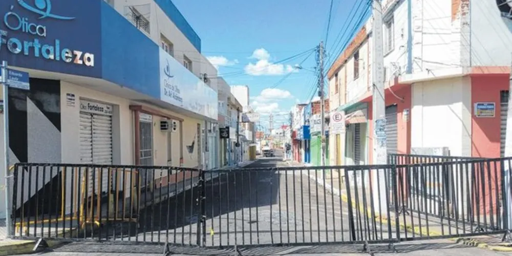 A queda nos óbitos é o principal objetivo das políticas de restrição aos contatos sociais. Os dados são do Ministério da Saúde.