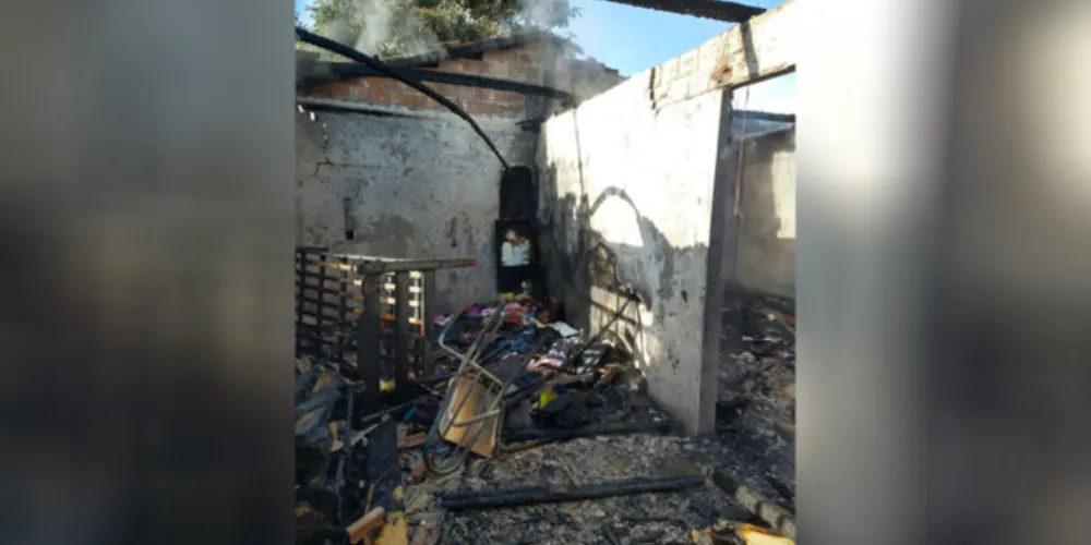 Incêndio destrói residência no bairro Jardim Paraíso