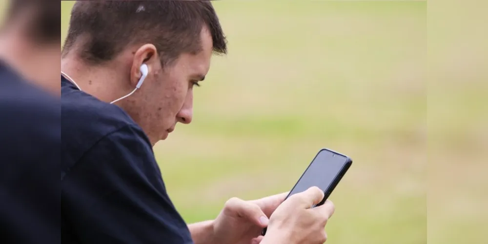Além da estrutura já existente nos campi e polos de educação a distância, a instituição ofertará 188 notebooks e 300 aparelhos de celular com pacote de dados 4G.