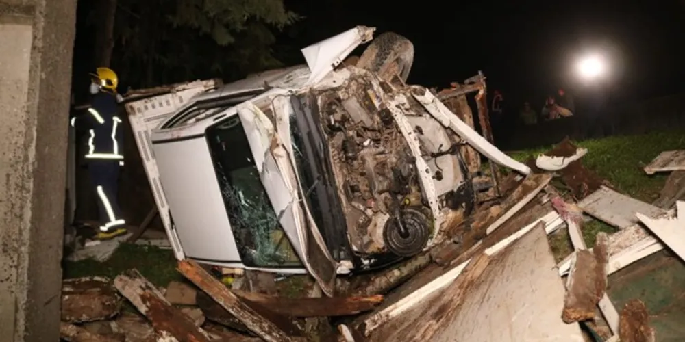Acidente aconteceu na pista Curitiba/ Ponta Grossa da Rodovia do Café