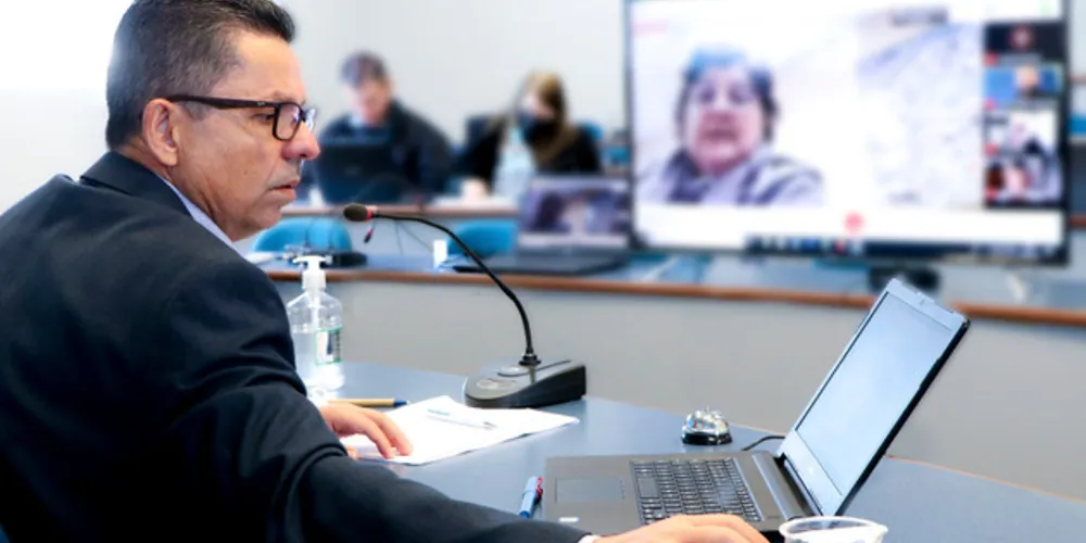 O reitor Miguel Sanches Neto abriu a sessão com panorama sobre a UEPG durante a pandemia