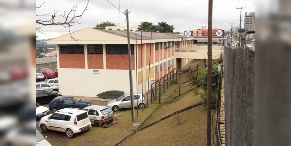 Homem que atropelou e espancou mulher é denunciado por tentativa de homicídio quadruplamente qualificada.