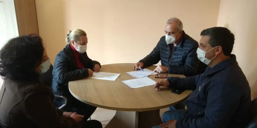 Em Saúde, a sala de situação é um instrumento de elaboração de diagnósticos situacionais por meio das análises de condições de uma determinada população