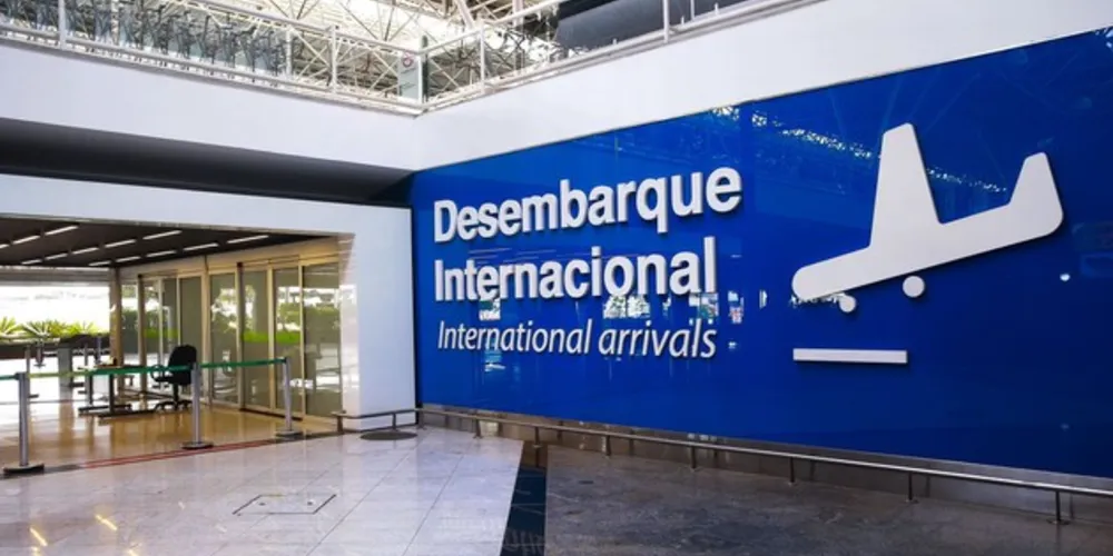 A restrição prevista pela portaria abrange estrangeiros de qualquer nacionalidade por meios terrestres, aéreos ou aquaviários.