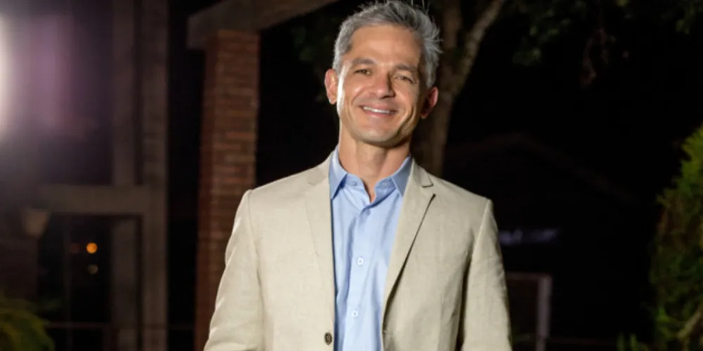 FELICITAÇÕES - O Diretor Industrial da HEINEKEN Ponta Grossa, Rodrigo Bressan recebeu as felicitações pela troca de idade na última quarta-feira (1). Rodrigo que vem fazendo um excelente trabalho no comando da unidade da renomada cervejaria Heineken em nossa cidade. Da coluna RC votos de plena realização!